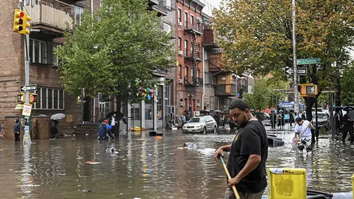 U.S. Dangerously heavy rain in New York City and surrounding areas