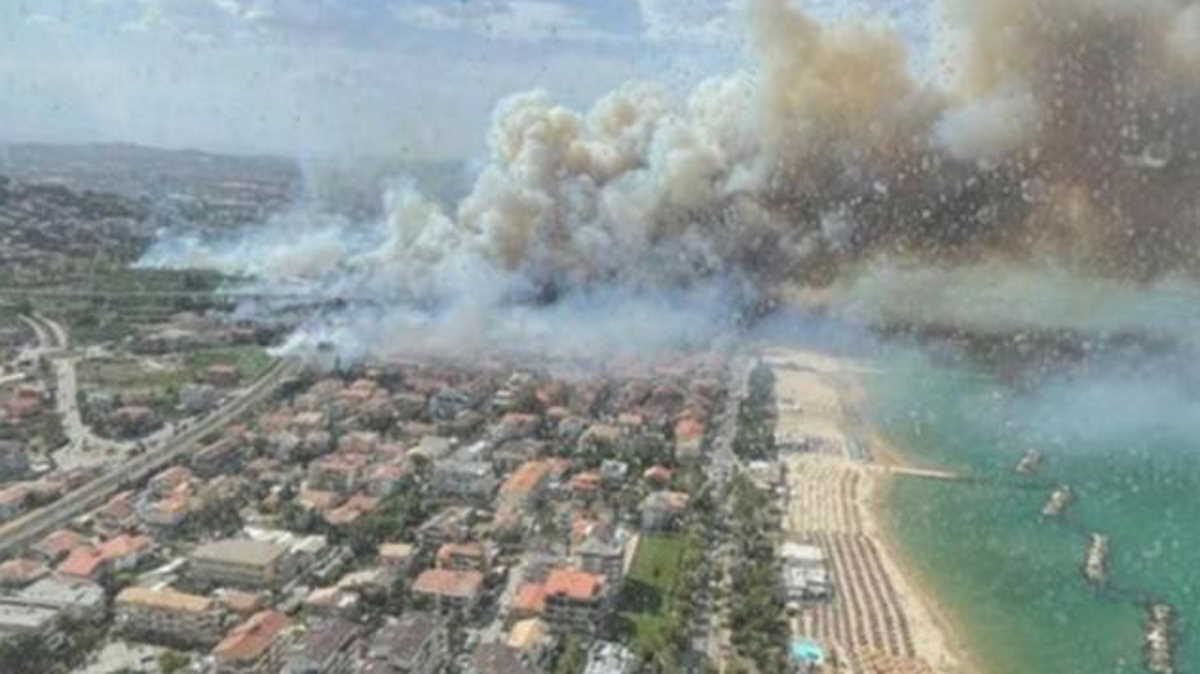 2 killed, hundreds evacuated amid wildfires in Sicily News POST