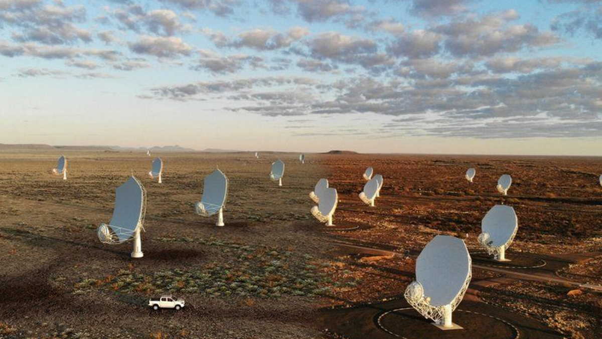 China builds first antenna for world's largest radio telescope array ...