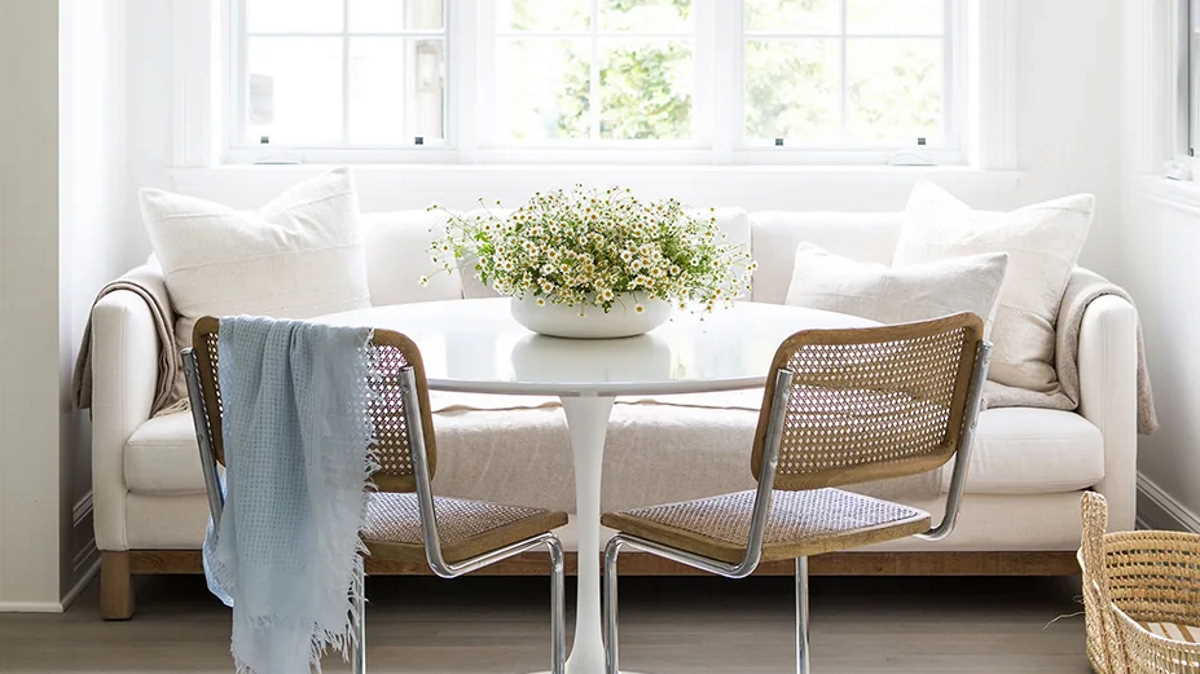 Dinning sofas, a soft addition to a modern dinning table | Design ...