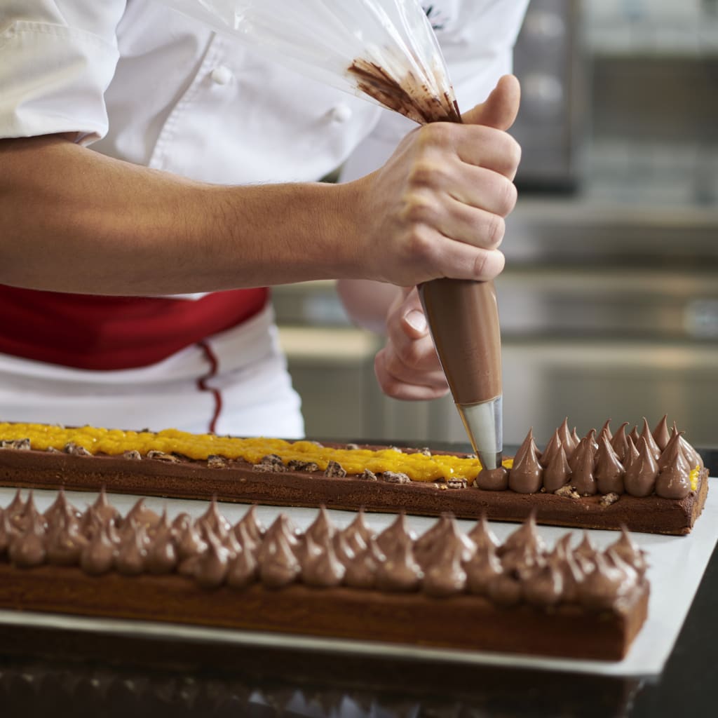 bombe de chocolat chaud - chocolat noir avec noisettes et marshmallows -  HEMA