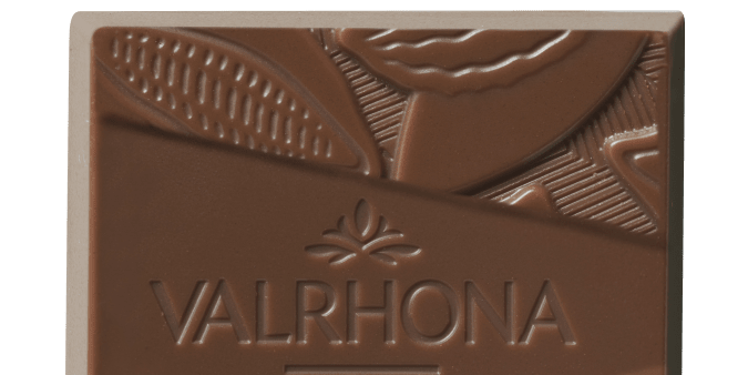 packshot 50 square milk & dark