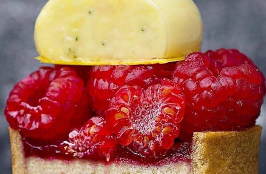 Valrhona.com - Social Media Best Practices