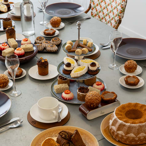 L'Univers Salon de Thé & Gâteaux de Voyage selon l'École