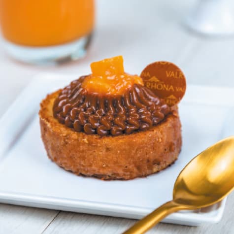 VANILLA-FLAVORED CRÈME ANGLAISE Image