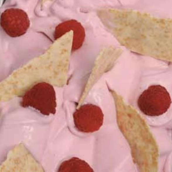 RASPBERRY WHITE CHOCOLATE ICE CREAM