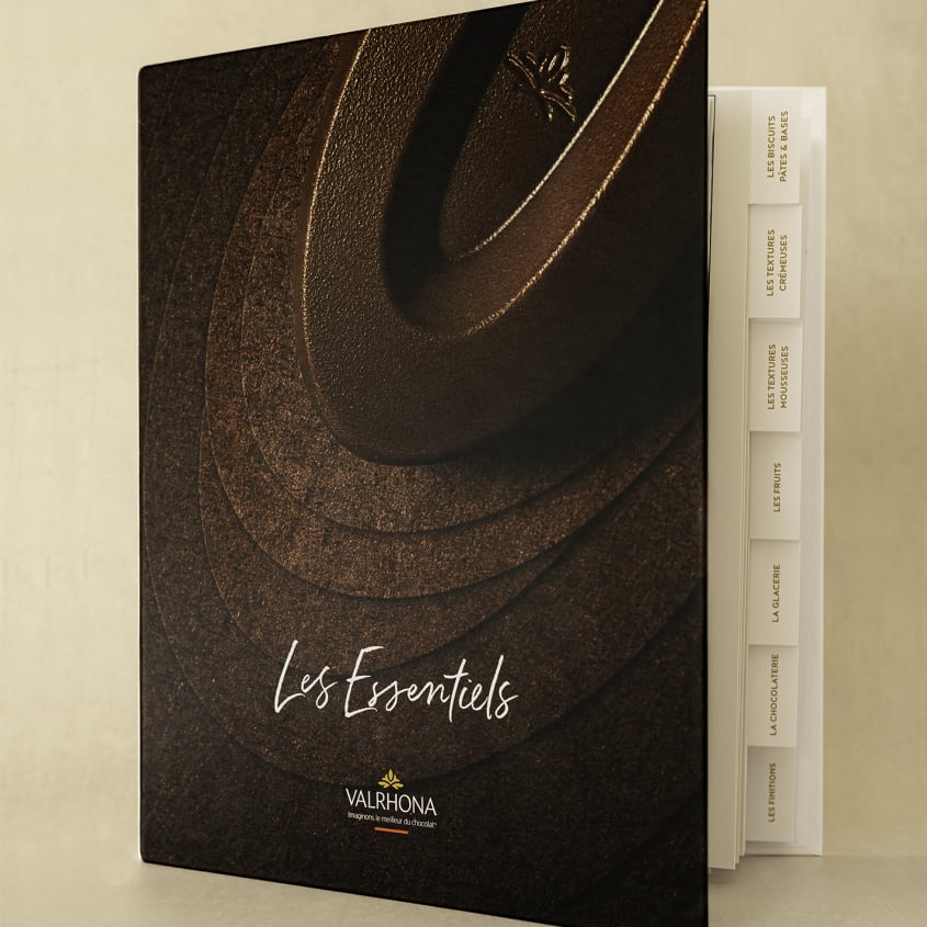 VALRHONA LES ESSENTIELS 配合集 VALRHONA LES ESSENTIELS 配合集 Valrhona revisits the Essentials