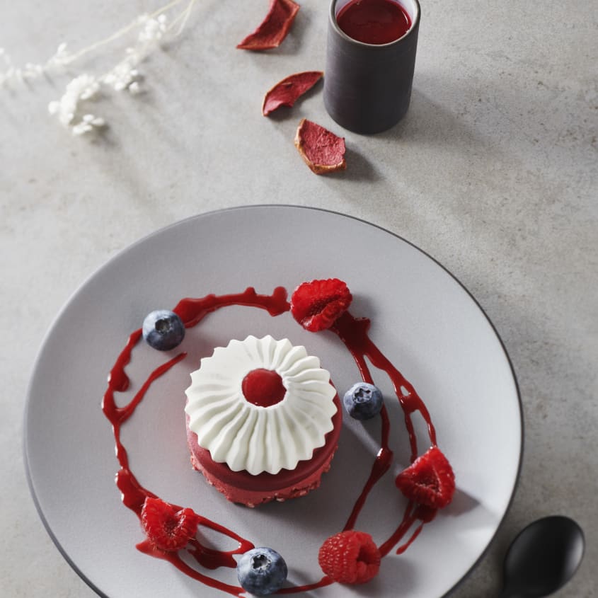 Pavlova de frutos rojos | Chocolate Valrhona