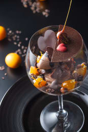 「ヴァローナ」 × 「ル カフェ ドゥ ジョエル･ロブション」 【1日20食限定】『Éclipse chocolat～濃厚なショコラと柑橘のパルフェ～』 コラボレーションデザートをご提供