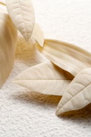 DISCOVER OUR NEW PLANT-BASED WHITE CHOCOLATE COUVERTURE