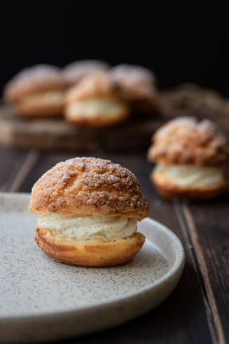 valrhona.asia/recipe/small-vanilla-cream-choux-buns