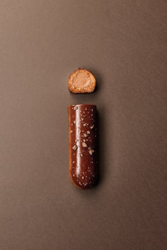 Chocolate Éclair CONFECTION