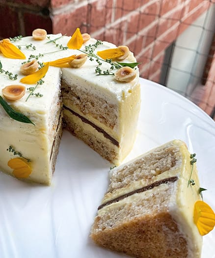 HAZELNUT, PASSION FRUIT, WHITE CHOCOLATE LAYER CAKE | Valrhona