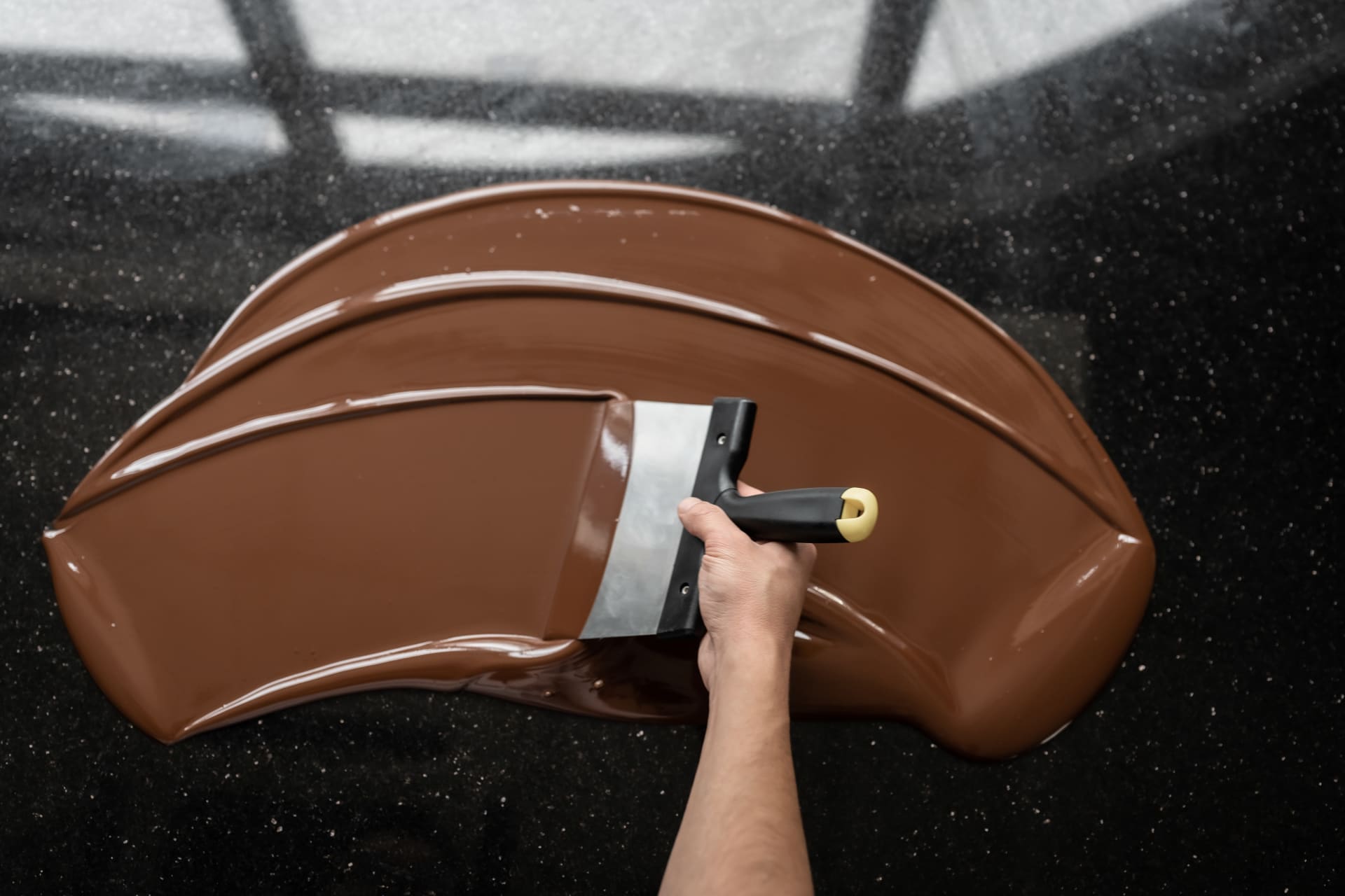 Tempering chocolate