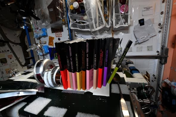 tablettes de chocolat valrhona dans la station spatiale internationale