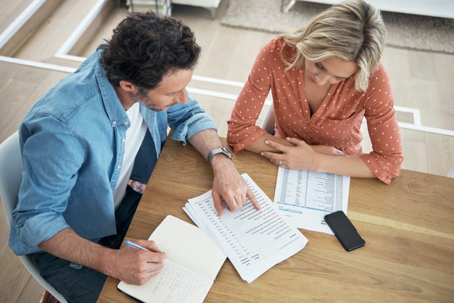 couple buying life insurance