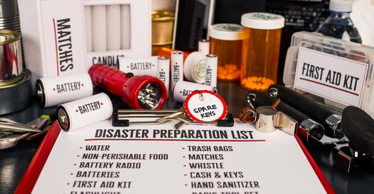 10 must-haves for the home in case of power outages, natural disasters