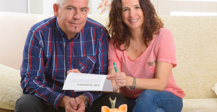 husband and wife getting life insurance