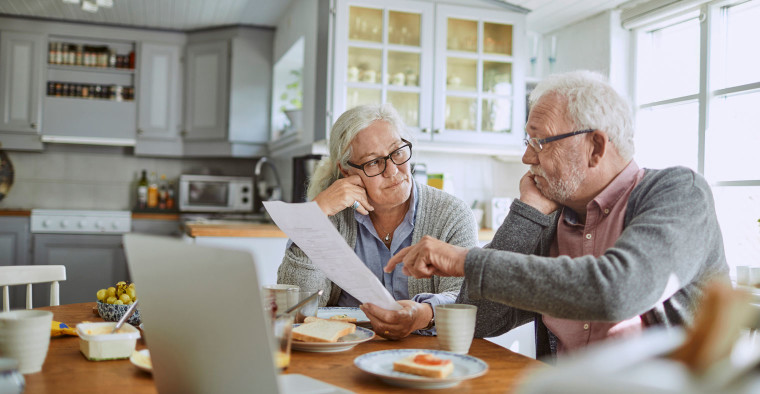seniors reviewing Medicare eligibility requirements