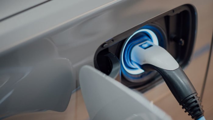 How much does it cost to buy cheap an electric car