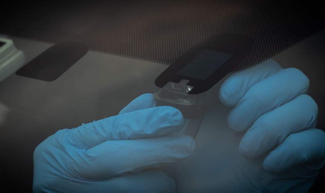 Blue Gloves Clip Mobile Car Windscreen Replacement Sydney & Canberra