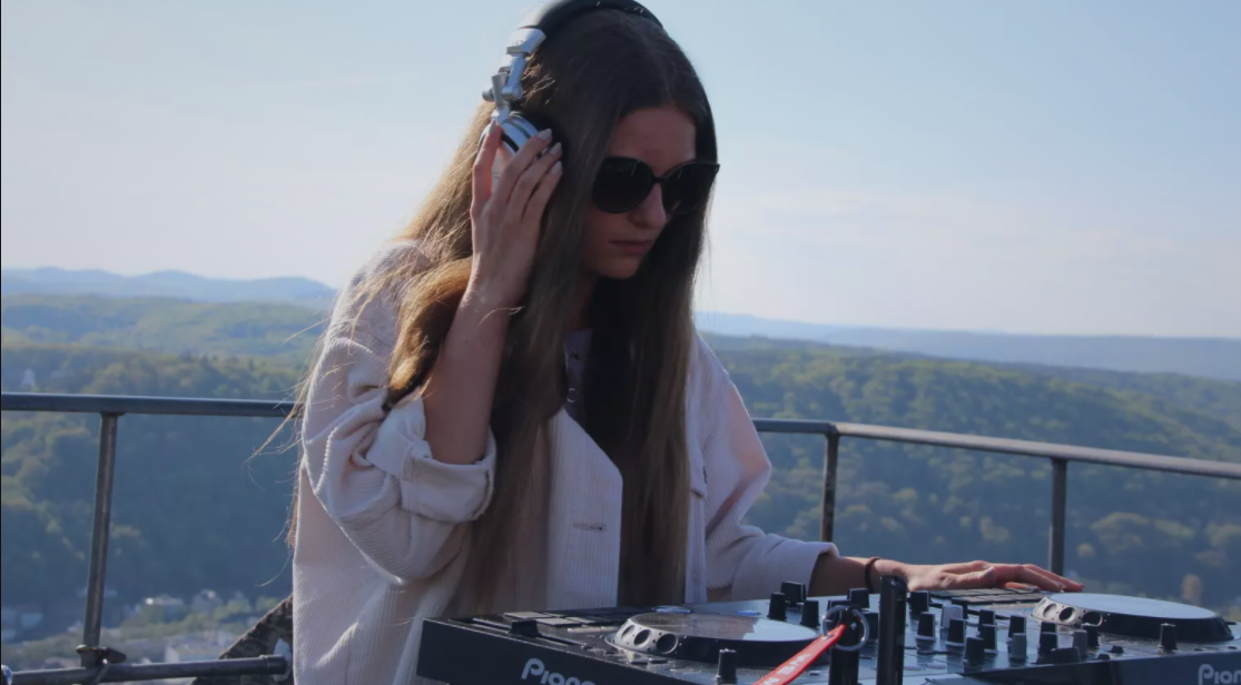 Einzigartiges DJ-Set hoch über Marburg