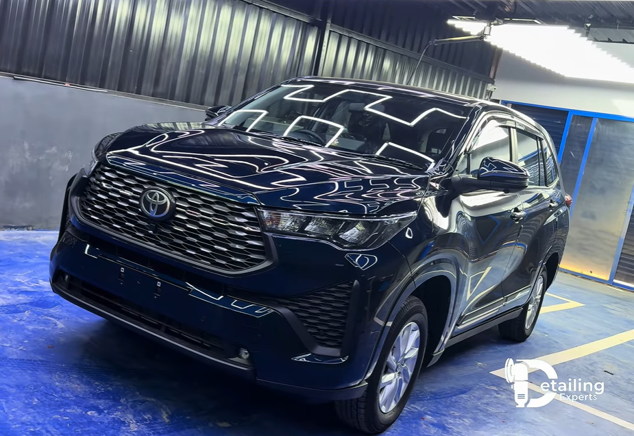 Professional foam car wash service