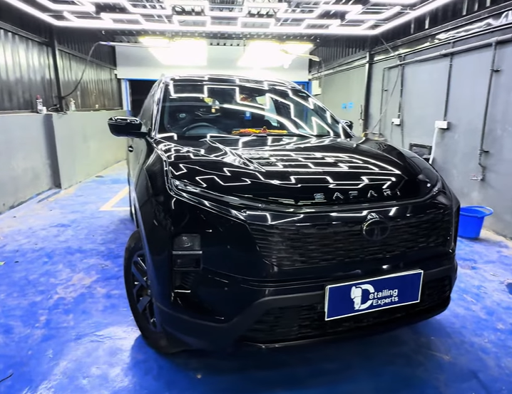 Vehicle exterior cleaning detail