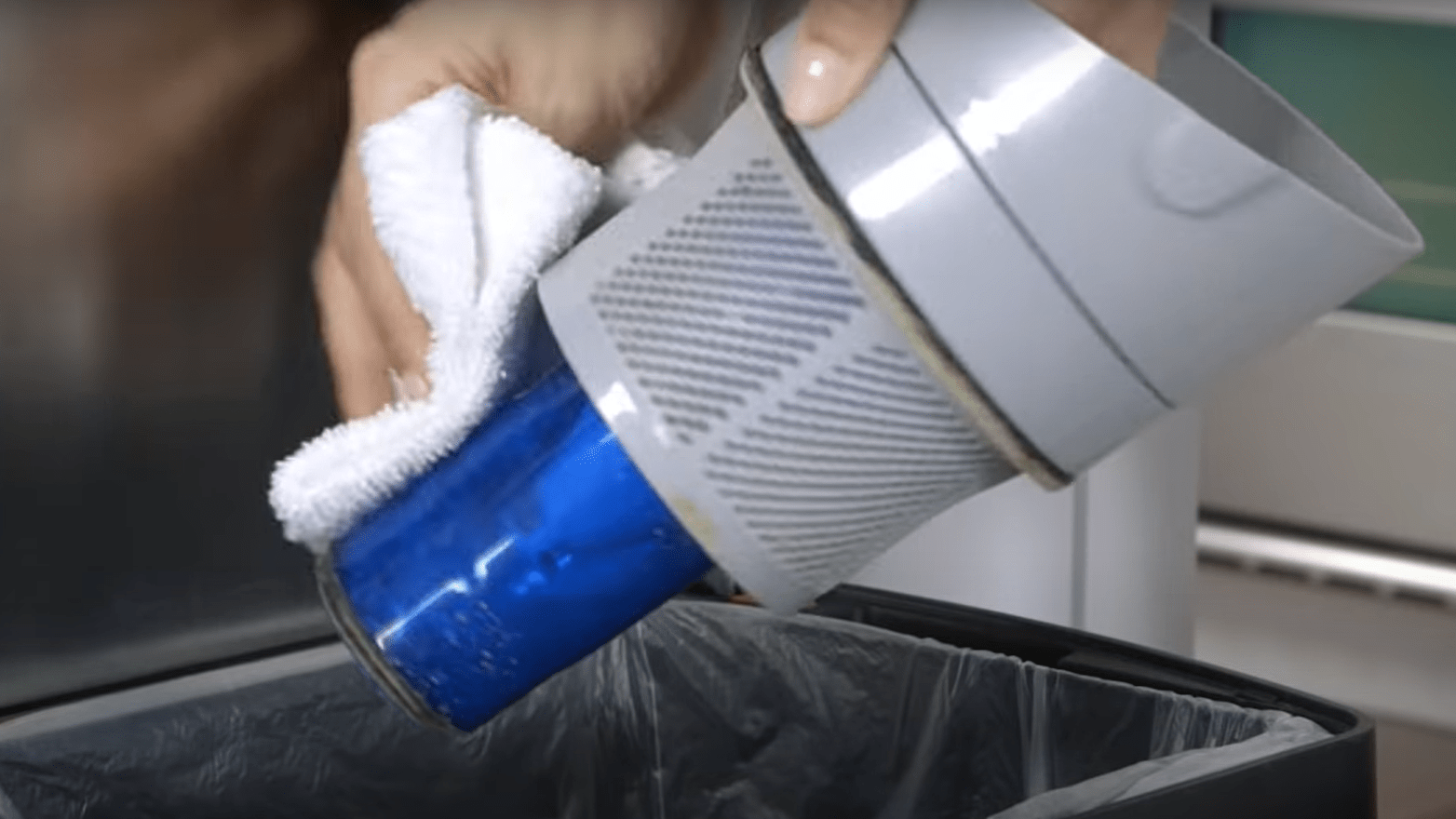Wipe the separator