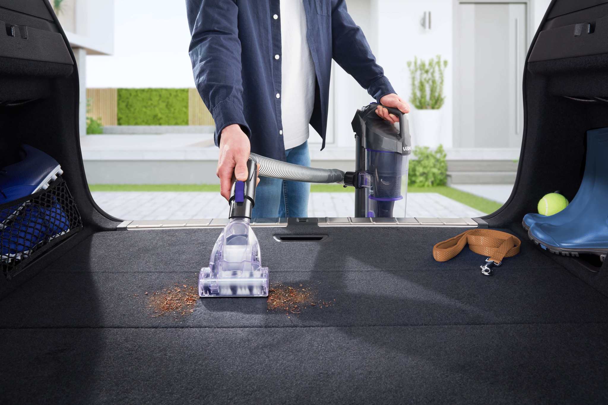 AA - HomePro Web Updates/AAA - New PDP Gallery Content/Cordless Vacuum Cleaners/Air Lift 2 Pet Plus/VAX_Air_Lift_2_Pet_PLUS_-_Cleaning_Car