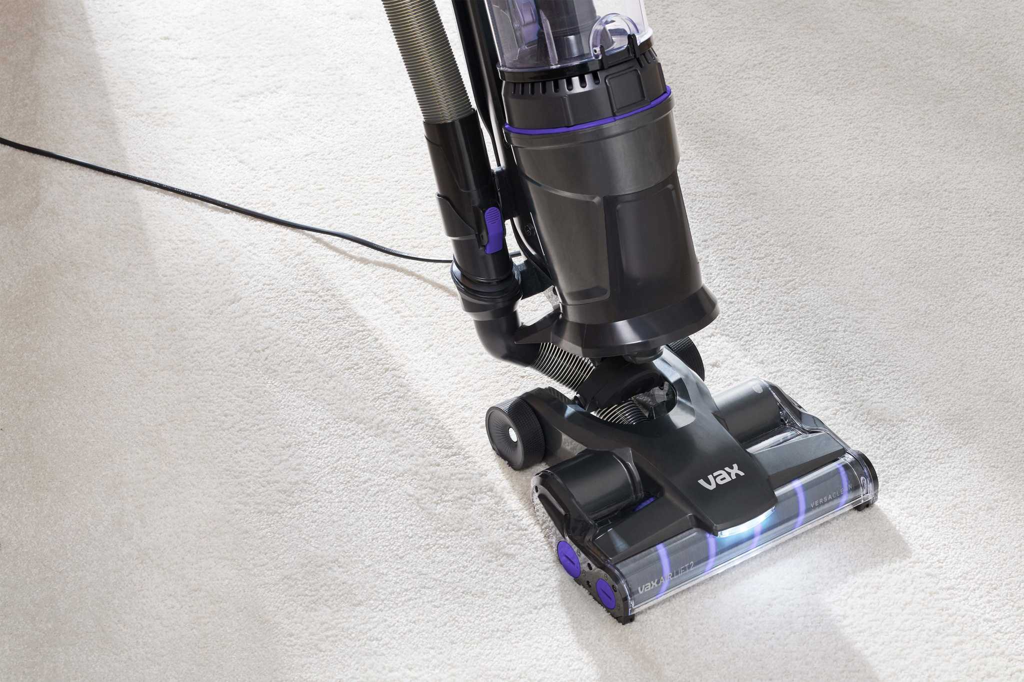 AA - HomePro Web Updates/AAA - New PDP Gallery Content/Cordless Vacuum Cleaners/Air Lift 2 Pet Plus/VAX_Air_Lift_2_Pet_PLUS_-_In_Use_On_Carpet