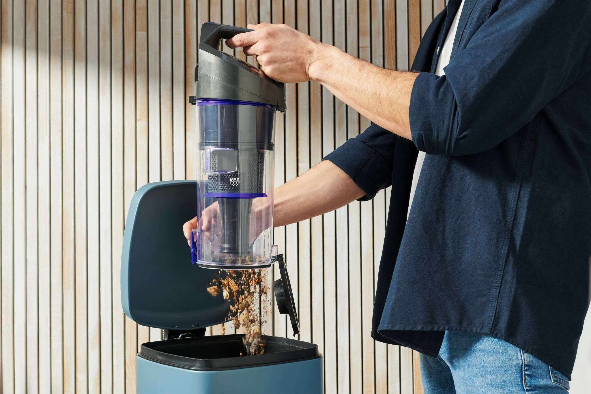 AA - HomePro Web Updates/AAA - New PDP Gallery Content/Cordless Vacuum Cleaners/Air Lift 2 Pet Plus/VAX_Air_Lift_2_Pet_PLUS_-_Removable_Bin_Easy_Empty