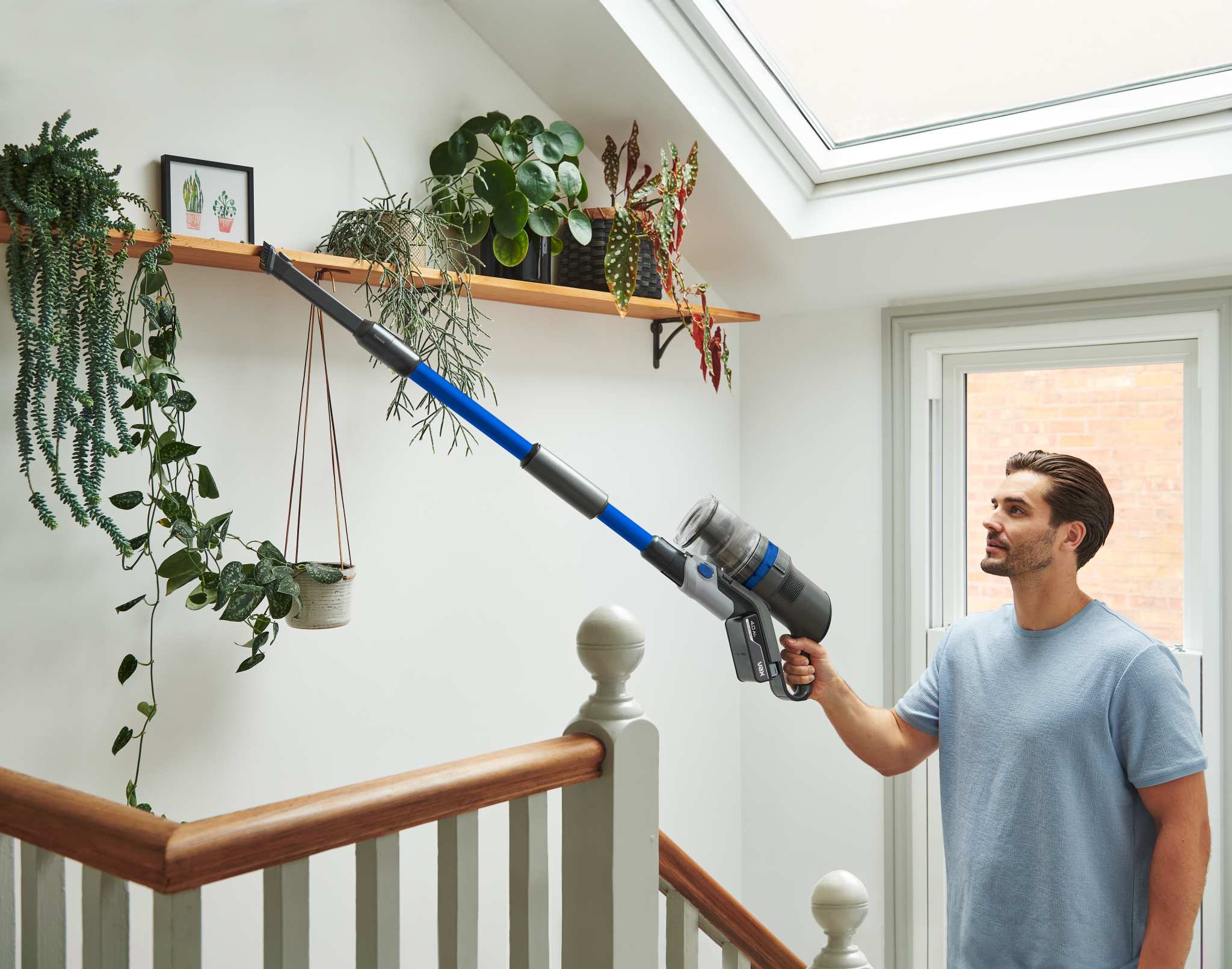 AA - HomePro Web Updates/AAA - New PDP Gallery Content/Cordless Vacuum Cleaners/HomePro Pet/VAX_HomePro_Pet_-_Reach_Up_High