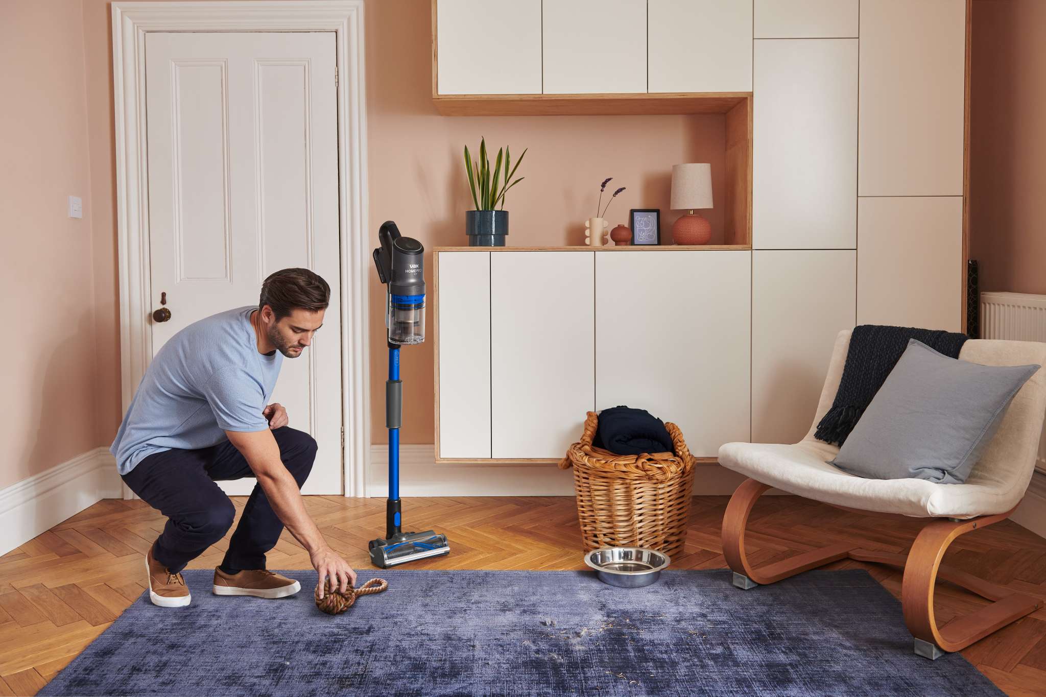 AA - HomePro Web Updates/AAA - New PDP Gallery Content/Cordless Vacuum Cleaners/HomePro Pet/VAX_HomePro_Pet_-_Self_Standing_Supervised