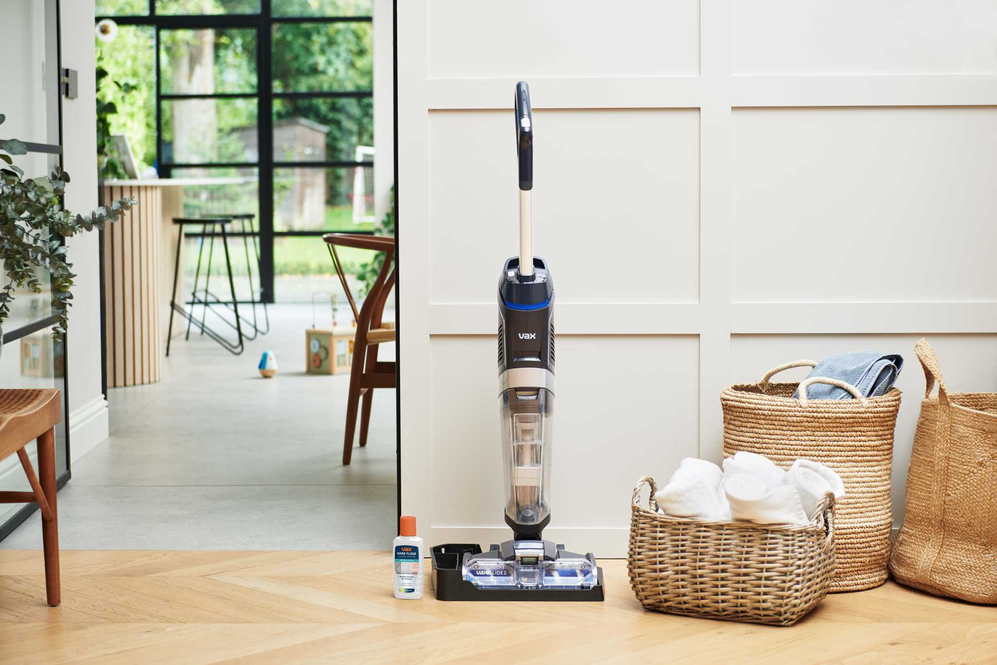 AA - HomePro Web Updates/AAA - New PDP Gallery Content/HardFloor Cleaners/Glide 2/Solution Update/VAX_Glide_2_-_Self_Standing_Hero