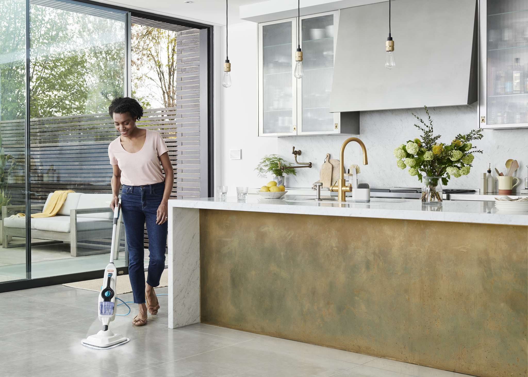 AA - HomePro Web Updates/AAA - New PDP Gallery Content/HardFloor Cleaners/Steam Fresh Combi Classic/VAX_Steam_Fresh_Combi_Classic_-_Kitchen_Landscape_-_High_Res