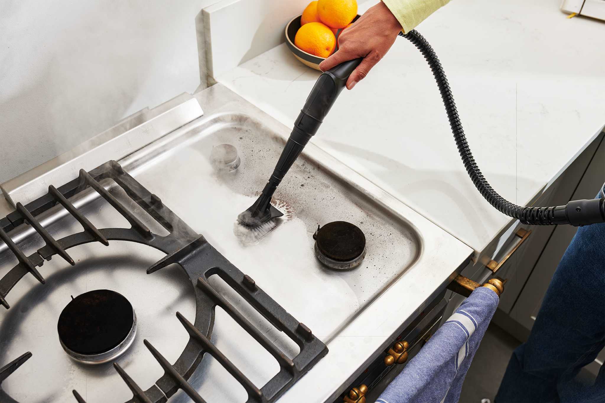AA - HomePro Web Updates/AAA - New PDP Gallery Content/HardFloor Cleaners/Steam Fresh Total Home/VAX_Steam_Fresh_Total_Home_-_Large_Scrubbing_Brush_Hob_Cleaning_copy