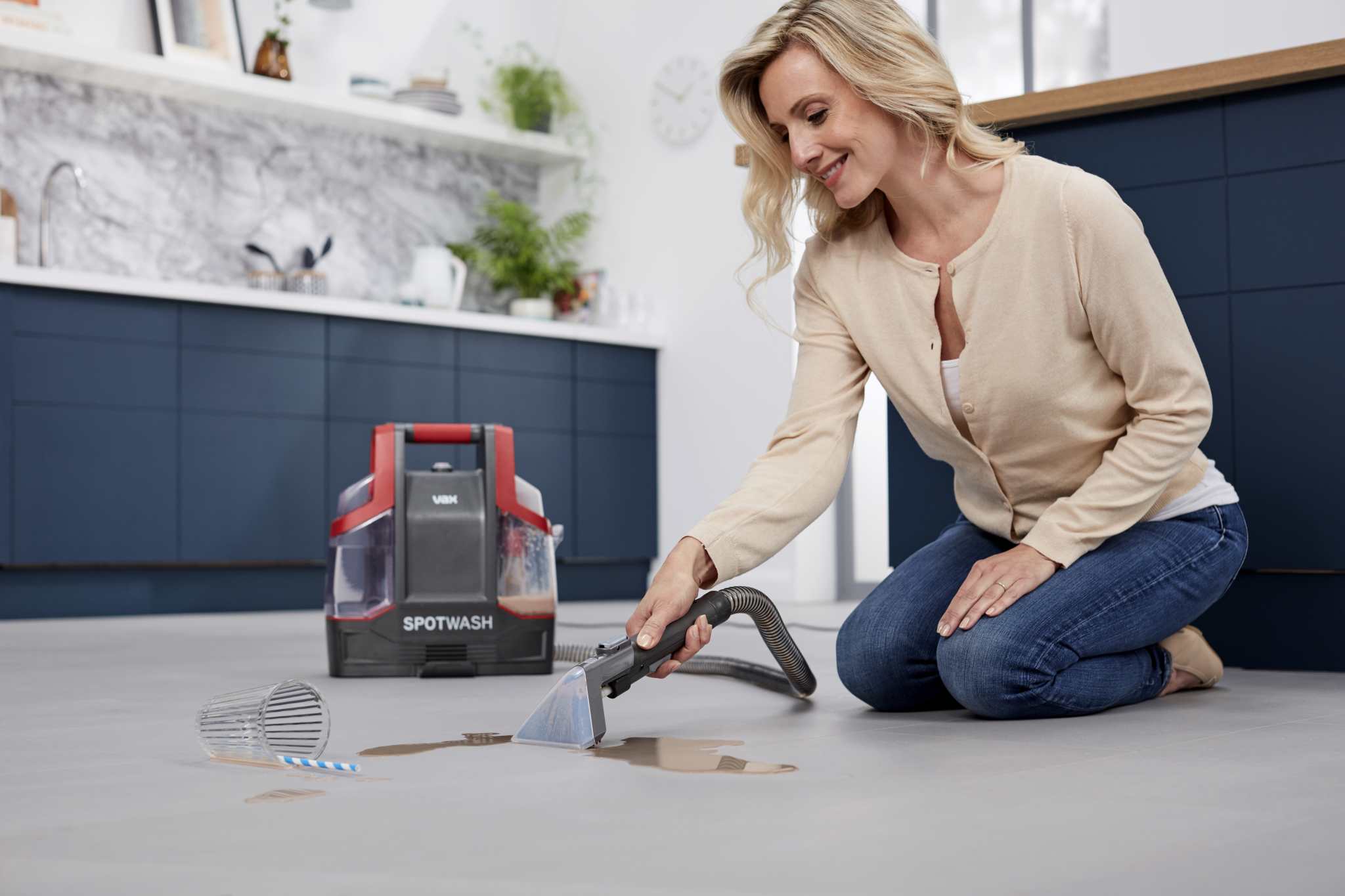AA - HomePro Web Updates/AAA - New PDP Gallery Content/SpotWash/SpotWash - Red/VAX_SpotWash_-_Hard_Floor_Cleaning