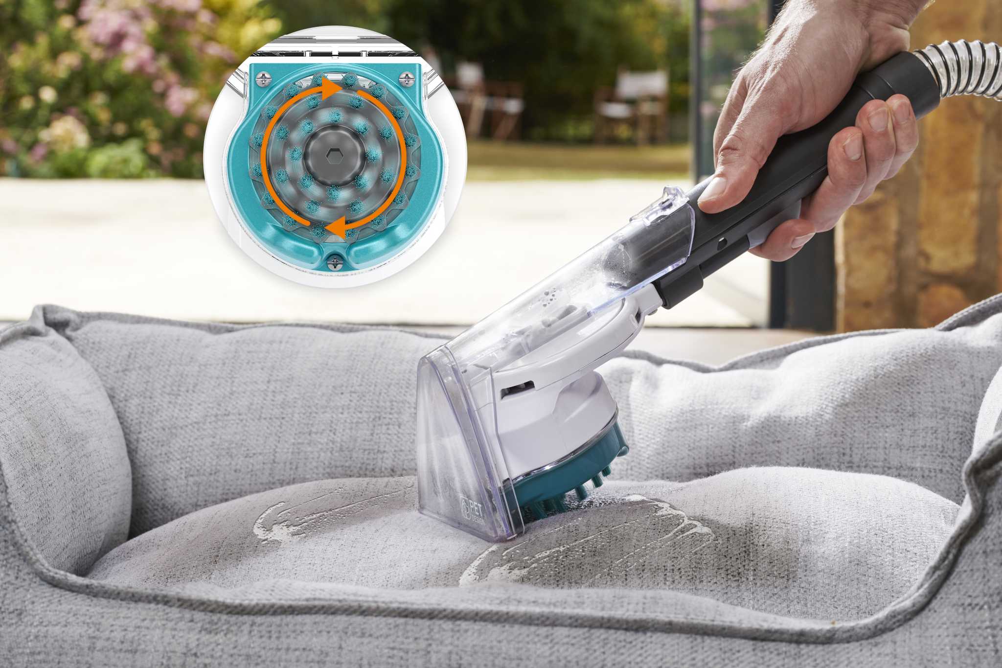AA - HomePro Web Updates/AAA - New PDP Gallery Content/SpotWash/SpotWash Home Pet-Design/VAX_SpotWash_Home_Pet-Design_-_Close_Up_Dog_Bed_With_SpinScub_Action