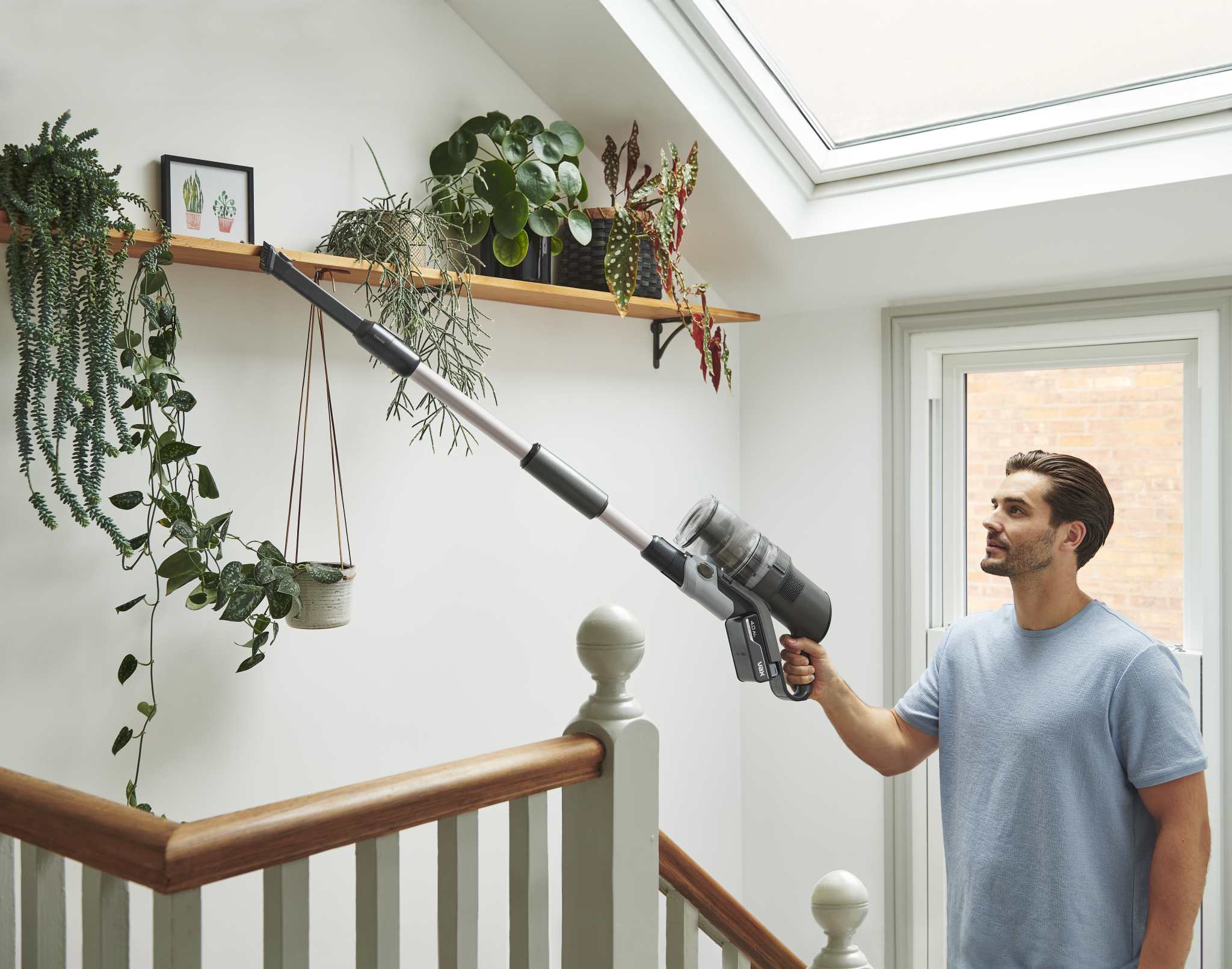 AAAA - HomePro New Product Gallery/HomePro/VAX_HomePro_-_Reach_Up_High