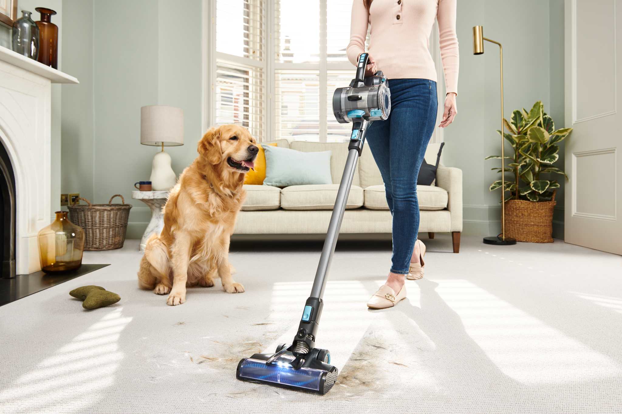 AA - HomePro Web Updates/AAA - New PDP Gallery Content/Cordless Vacuum Cleaners/Blade 4 Plus/VAX-ONEPWR-Blade-4-Classic-Plus-Dual--CarPet-_-Car