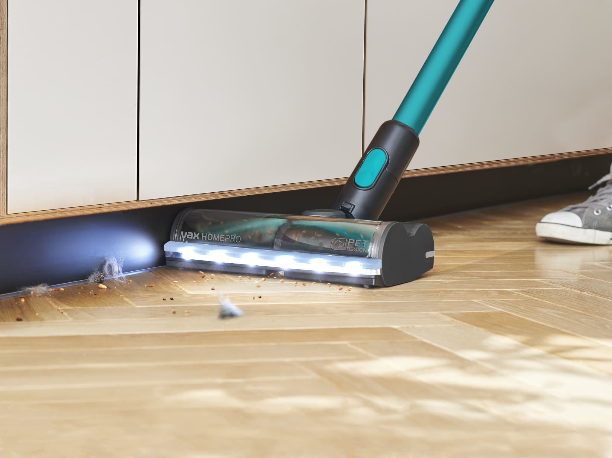 AA - HomePro Web Updates/AAA - New PDP Gallery Content/Cordless Vacuum Cleaners/HomePro Pet-Design/VAX_HomePro_Pet-Design_-_Floorhead_LEDs_Furtiture_Skirting_Protection