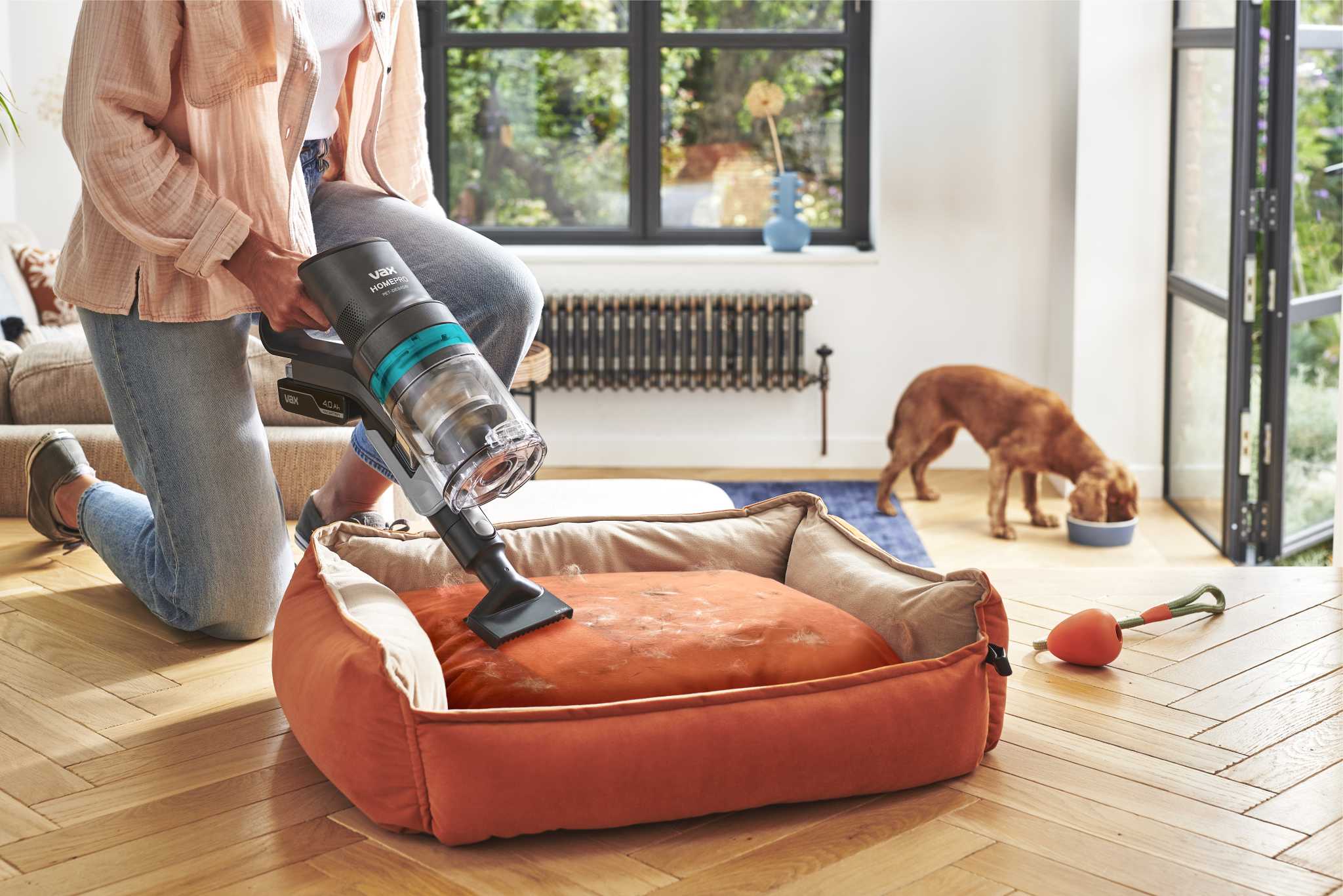 AA - HomePro Web Updates/AAA - New PDP Gallery Content/Cordless Vacuum Cleaners/HomePro Pet-Design/VAX_HomePro_Pet-Design_-_Pet_Hair_Remover_Tool_Non_Motorised_Cleaning_Pet_Bed