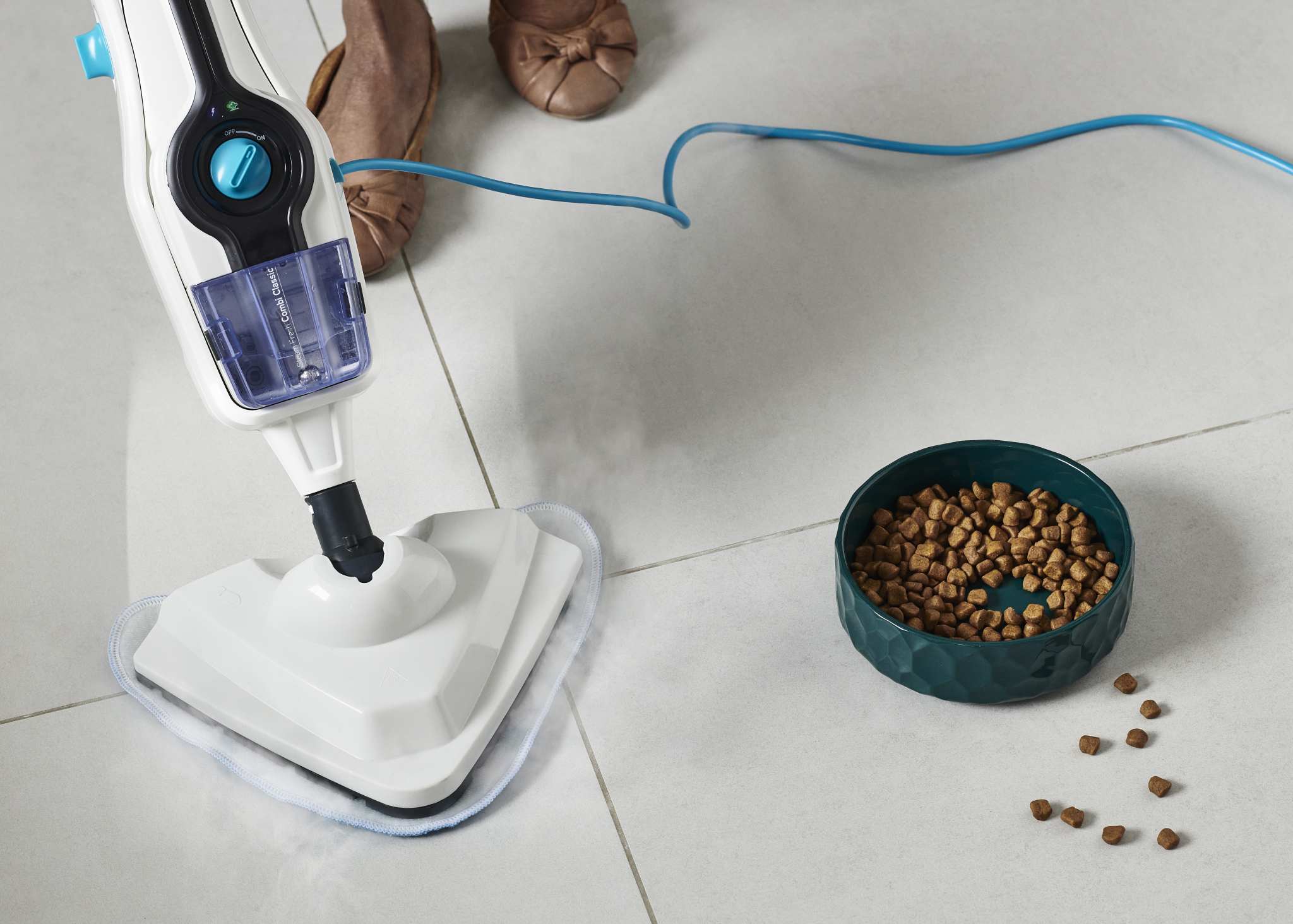 AA - HomePro Web Updates/AAA - New PDP Gallery Content/HardFloor Cleaners/Steam Fresh Combi Classic/VAX_Steam_Fresh_Combi_Classic_-_Dog_Bowl_On_Tile_Close_Up_-_High_Res