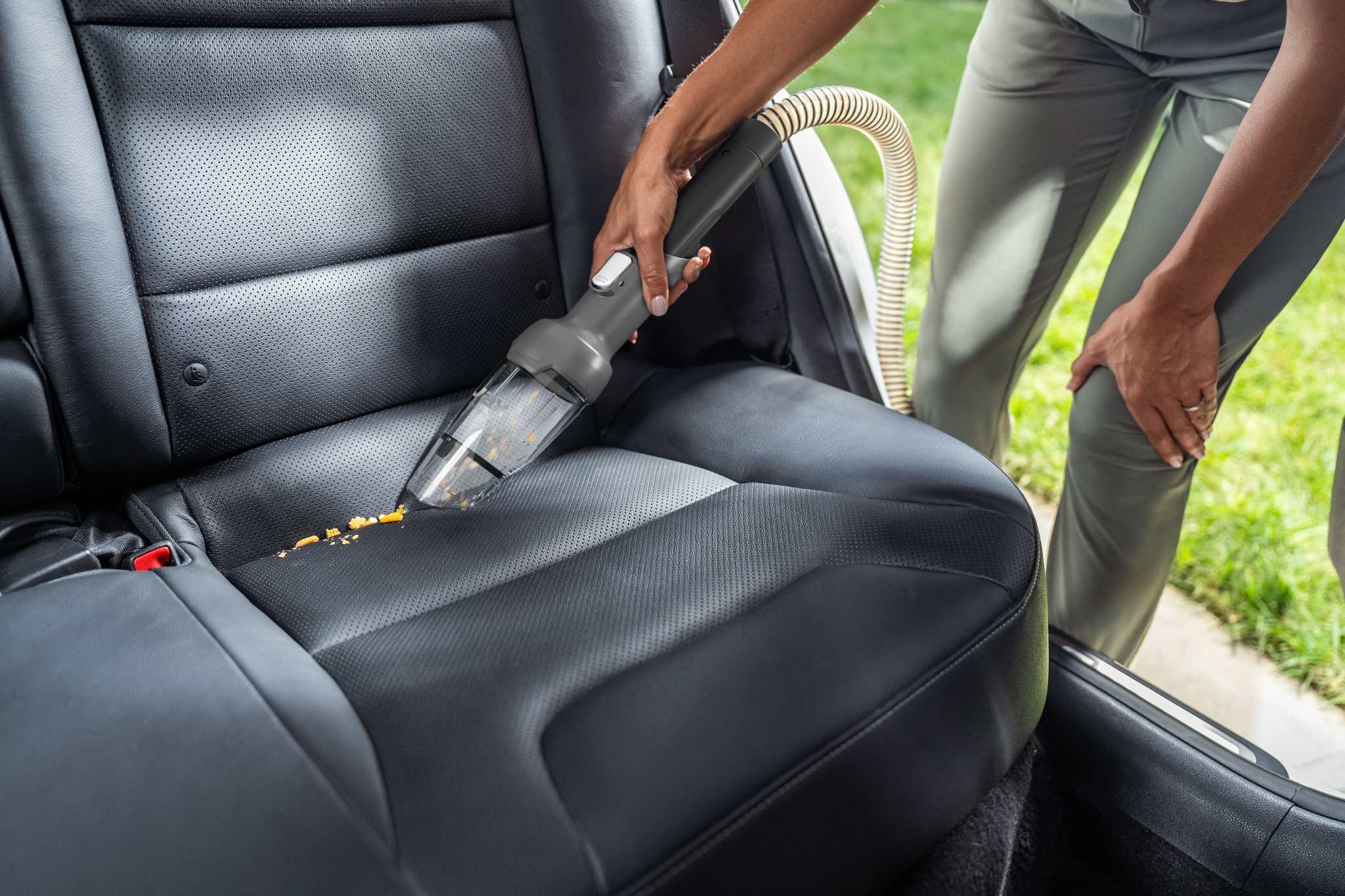 AA - HomePro Web Updates/AAA - New PDP Gallery Content/SpotWash/SpotWash Max Pet-Design + Car/VAX_SpotWash_Car_Kit_-_DryDebrisTool_-_Seat