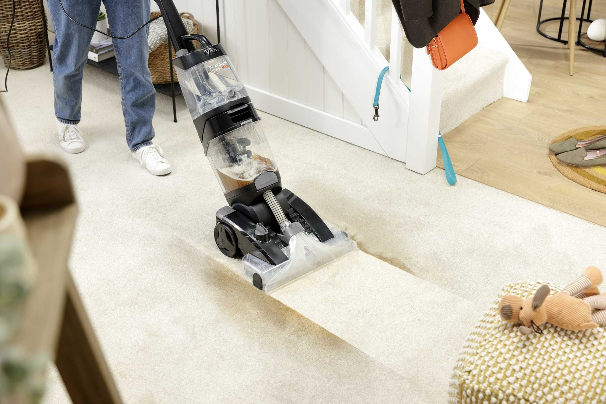 AAAA - HomePro New Product Gallery/Platinum Power Max/VAX_Platinum_Power_Max_-_Reviving_Tired_Looking_Carpets