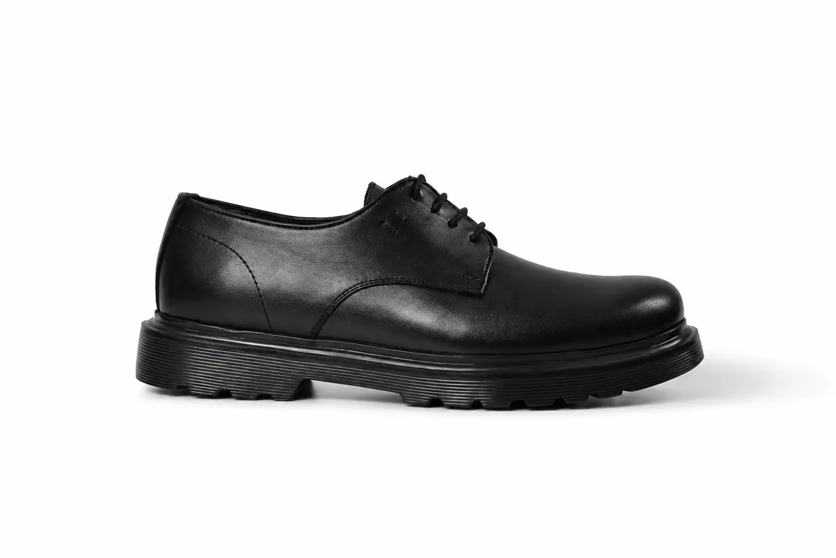 Men’s Black Genuine Leather Casual Shoes – Elegant, Comfortable & Modern Design