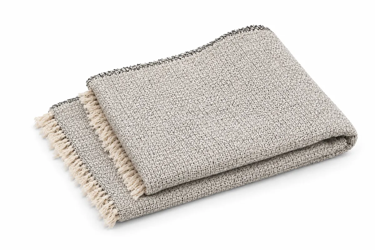 100% Natural Wool Handwoven Blanket – Premium Warmth & Authentic Comfort