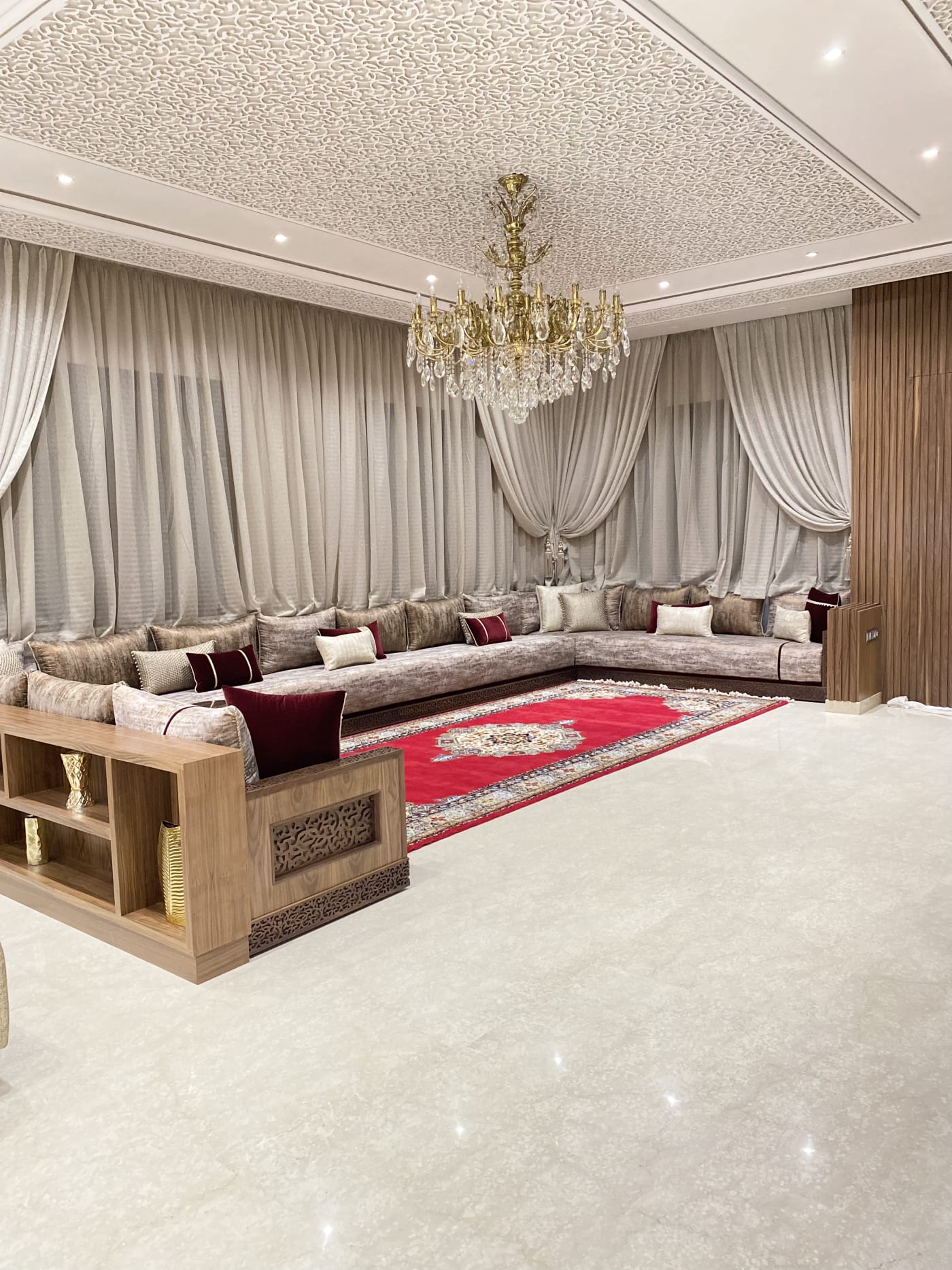 Salon marocain sur mesure par YASMINA HOME — réalisation 8