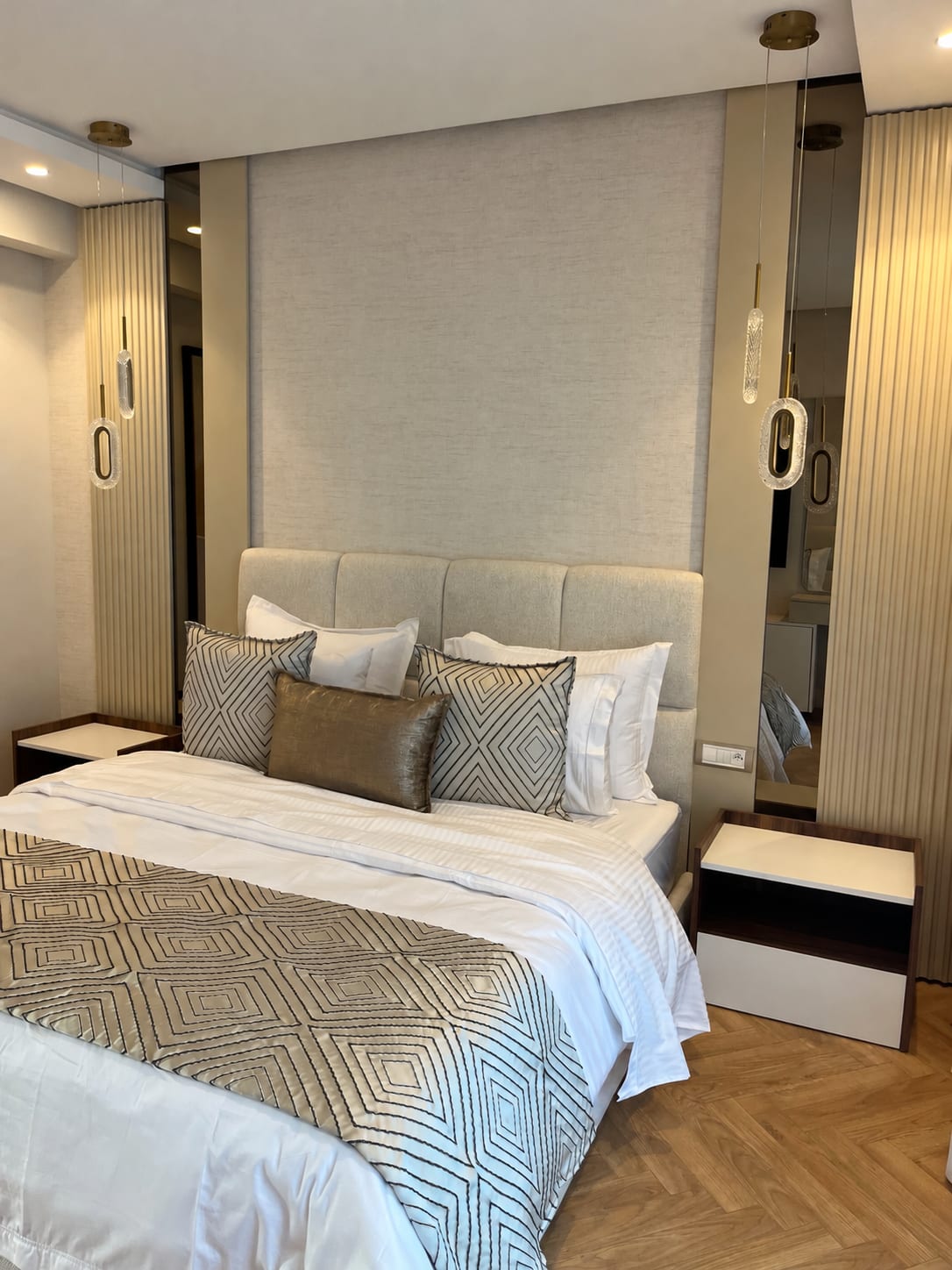 Chambre à coucher sur mesure par YASMINA HOME — réalisation 4